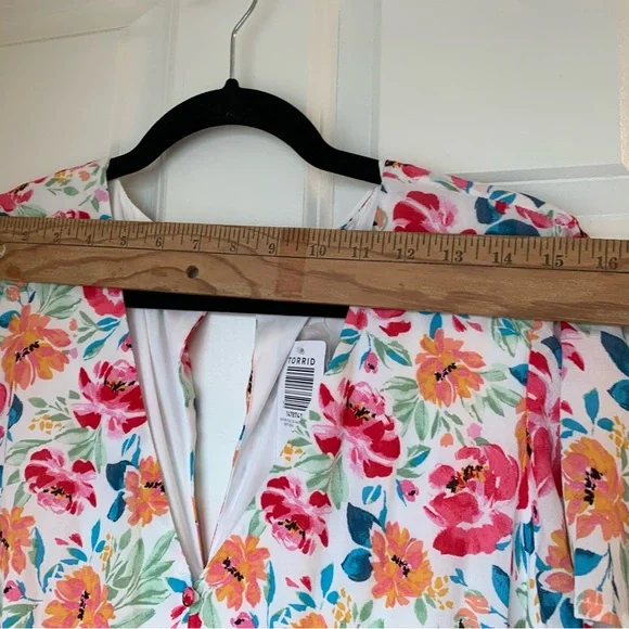 NWT TORRID Women’s Ivory Ditsy Floral Gauze Button Front Tea-Length Dress Sz 2X - Picture 15 of 16